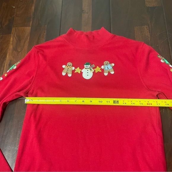 Planet & Company Long Sleeve Turtle Neck Women’s Small Red Gingerbread Design - Picture 4 of 7